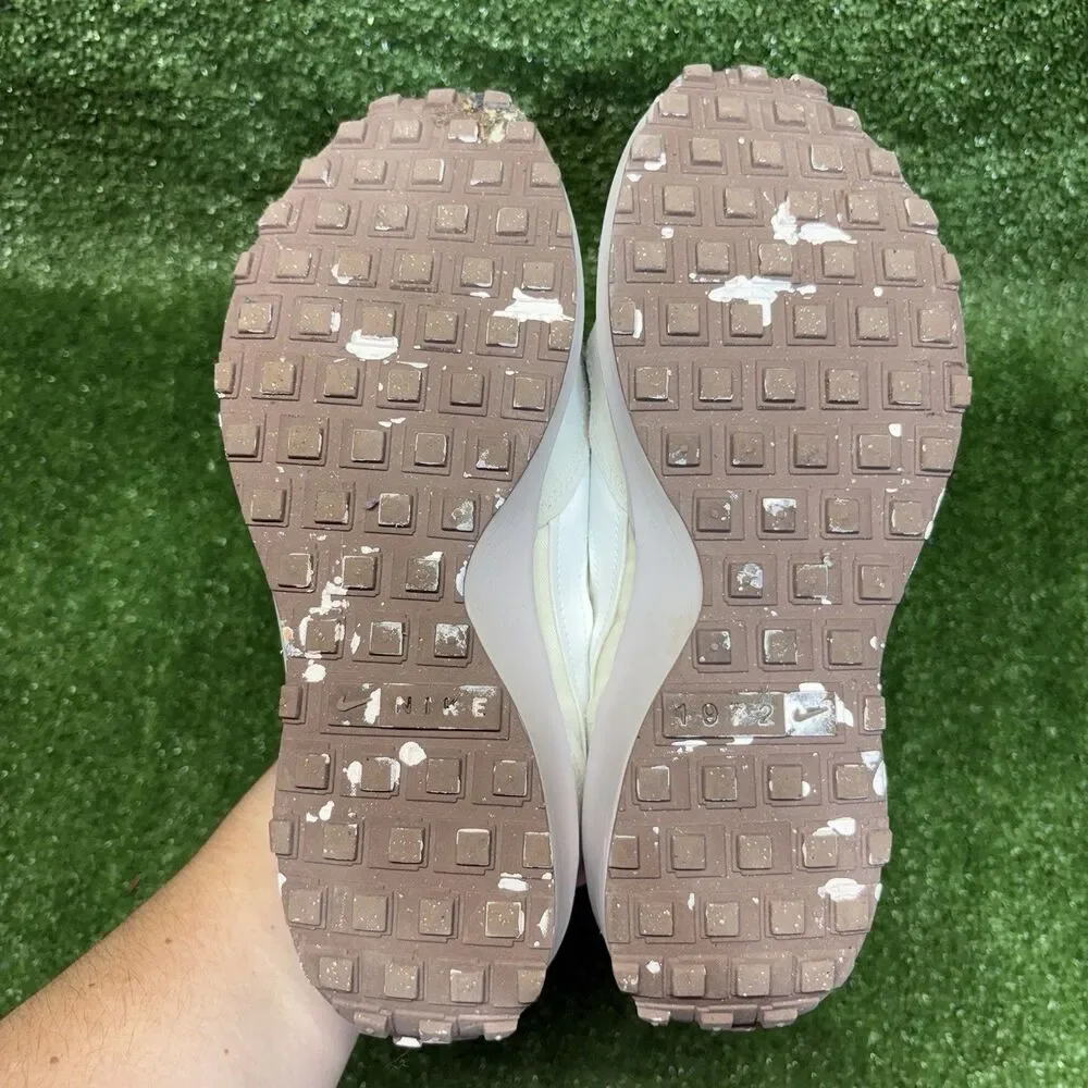 Nike Womens Waffle Debut DH9523-106 White Running Shoes Sneakers Sz 9.5 M